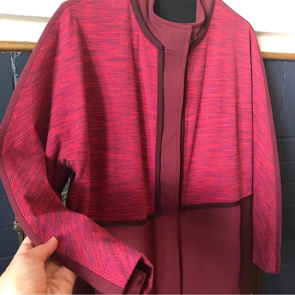 Lululemon Sporty Chic Two-Tone Jacket - Picture 4 of 9